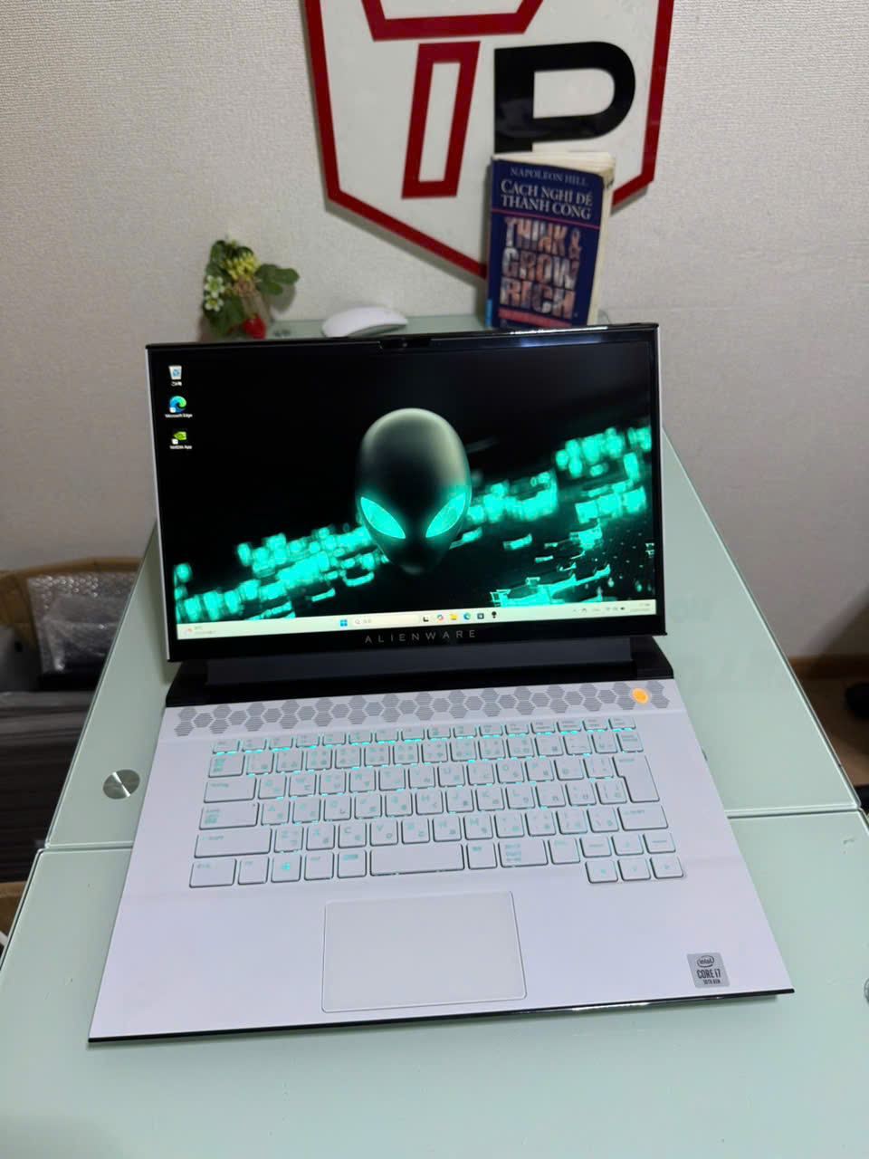 Alienware m15R3 / i7-10750H (up to 5.0Ghz | 6 nhân 12 luồng) / RAM 16GB/ SSD 1TB/ GTX 1660Ti / 15.6 inch FHD IPS 300Hz (1920x1080)