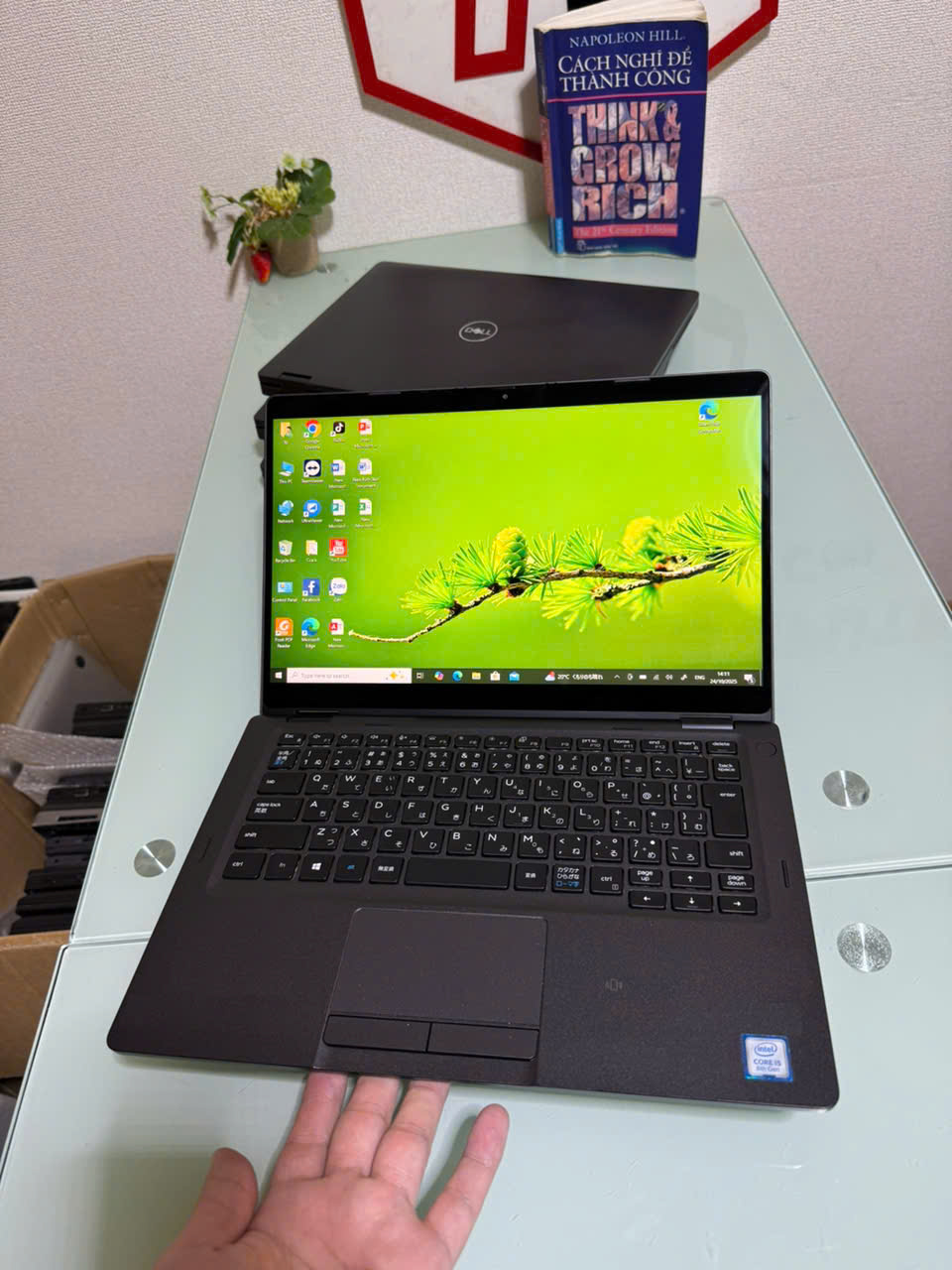 Dell Latitude 5300 2in1 / Core i5-8365U (up to 4.10Ghz | 4 nhân 8 luồng) / RAM 8GB / SSD 256GB /13.3 inch FHD IPS (1920x1080) cảm ứng gập 360 độ