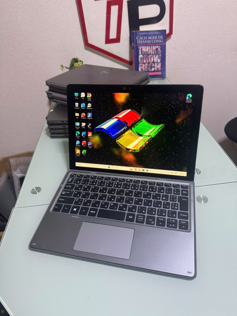 Dell Latitude 7210 2in1 (kèm phím) / i7-10810U (up to 4.90Ghz | 6 nhân 12 luồng) / RAM 16GB / SSD 256GB / 12.3 inch FHD IPS cảm ứng (1920x1280)