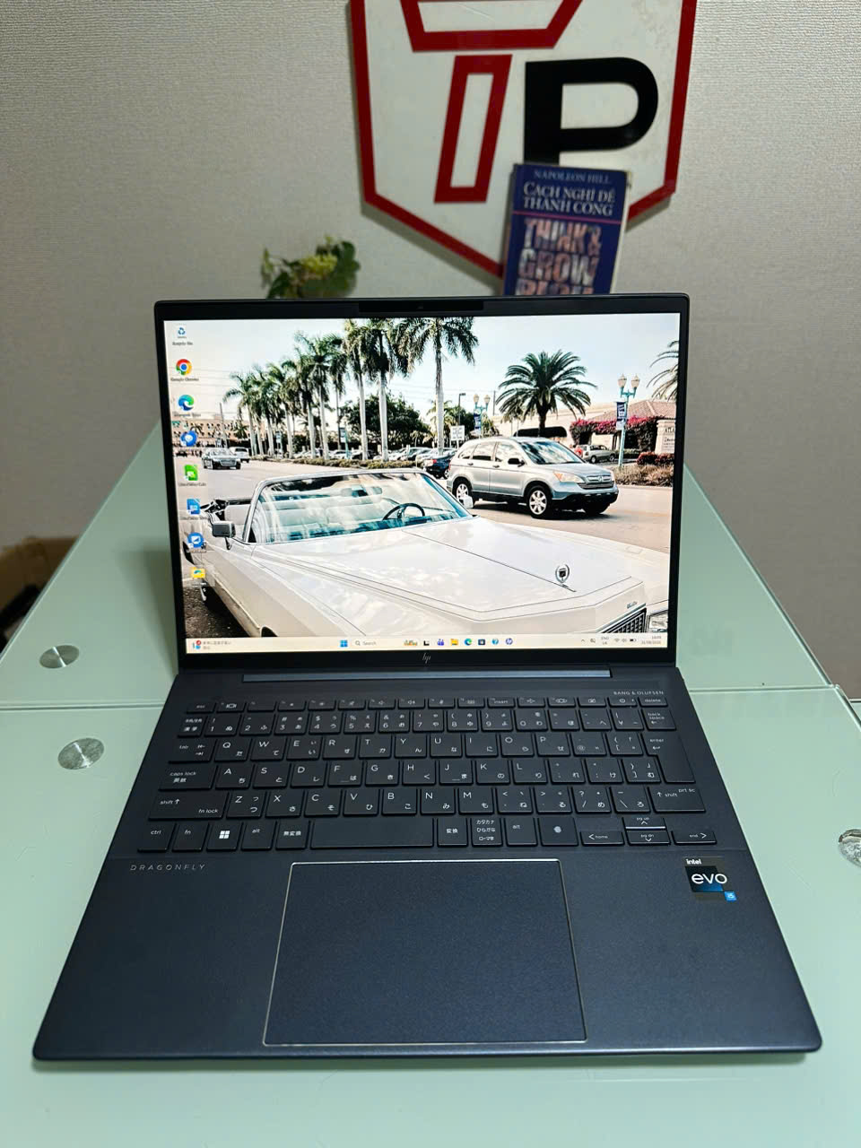 HP Elite Dragonfly G4 / i5-1335U (up to 4.60Ghz | 10 nhân 12 luồng) / RAM 16GB / SSD 512GB / 13.5 inch FHD+ IPS cảm ứng gập 360 độ (1920x1280)