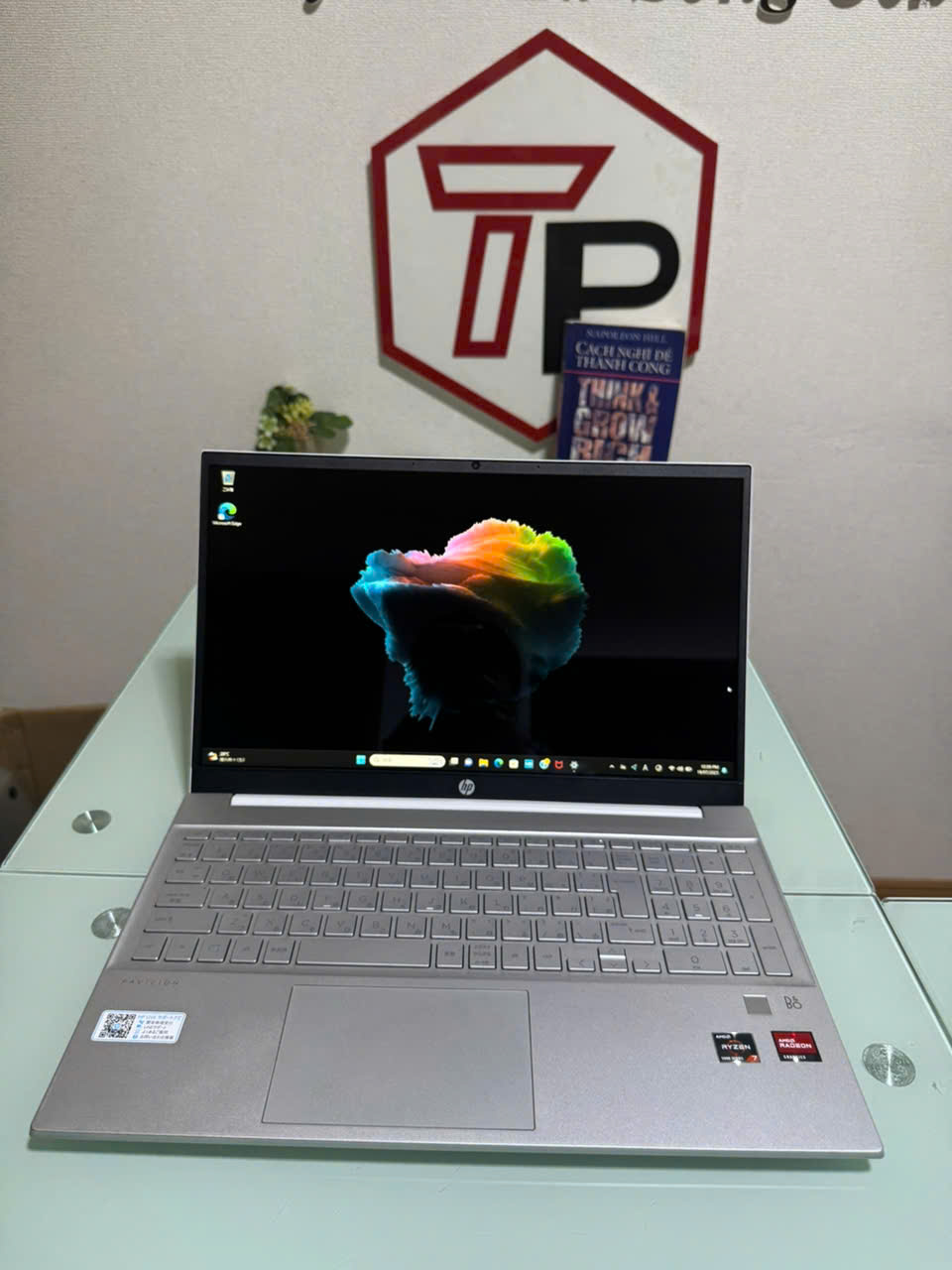 HP Pavilion Laptop 15 / AMD Ryzen 7 5700U (up to 4.3Ghz | 8 nhân 16 luồng) / RAM 16GB / SSD 1TB / 15.6 inch FHD IPS cảm ứng (1920x1080)