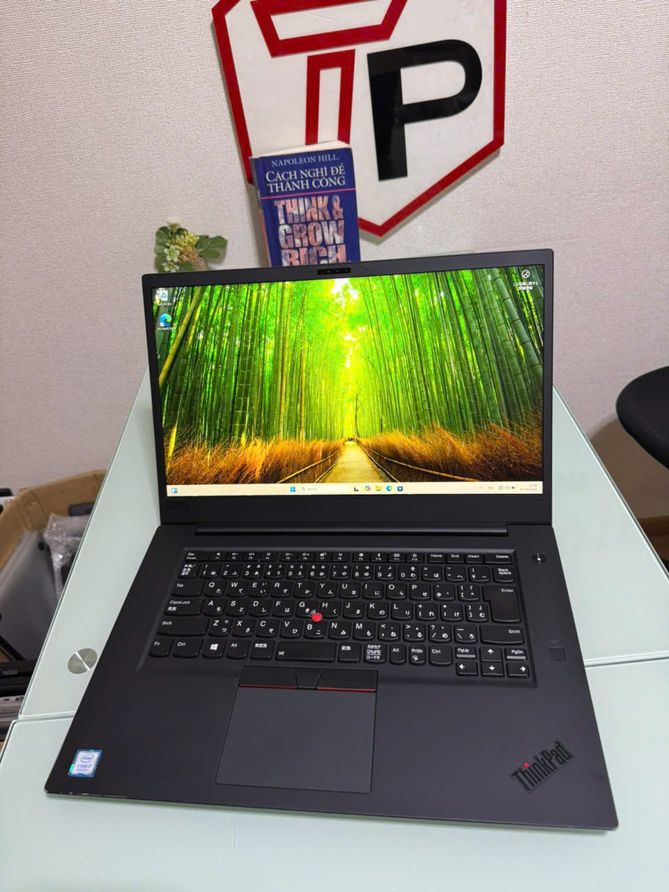 Lenovo Thinkpad P1 / i7-8750H (up to 4.10Ghz | 6 nhân 12 luồng) / RAM 16GB / SSD 256GB / Quadro P1000 / 15.6 inch FHD IPS(1920x1080)