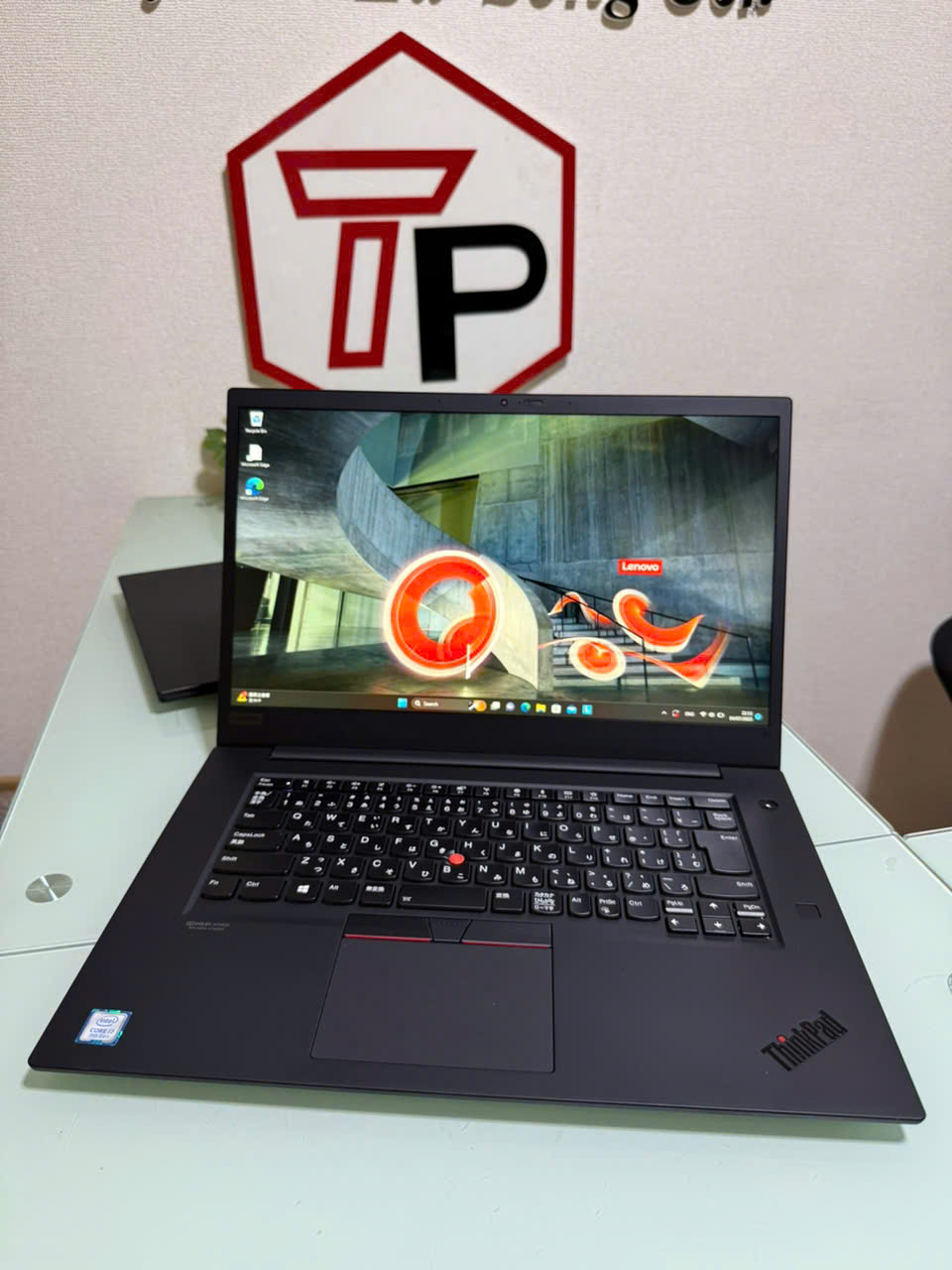 Lenovo Thinkpad P1 Gen 2 / Core i7-9750H (up to 4.5Ghz | 6 nhân 12 luồng) / RAM 16GB / SSD 512GB / Quadro T1000 / 15.6 inch FHD IPS(1920x1080)