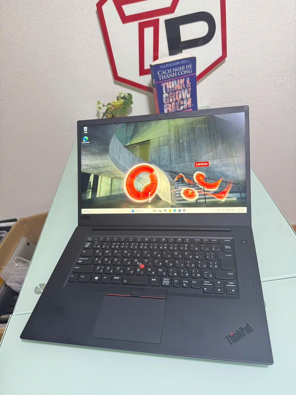 Lenovo Thinkpad P1 Gen 2 / i7-9750H (up to 4.5Ghz | 6 nhân 12 luồng) / RAM 16GB / SSD 512GB / Quadro T2000 / 15.6 inch FHD IPS(1920x1080)