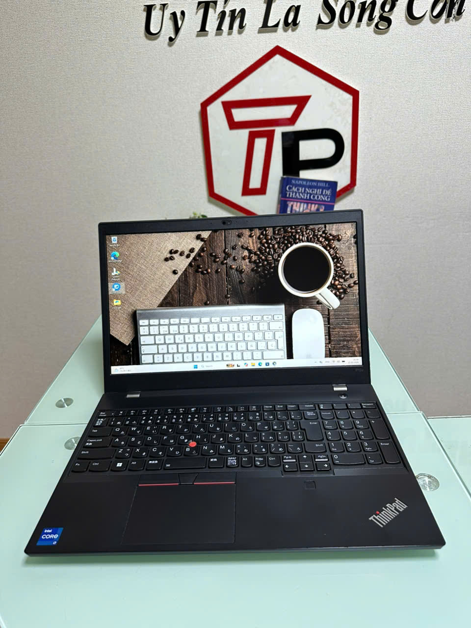 Lenovo Thinkpad P15v Gen 2 /  i7-11800H (up to 4.60Ghz | 8 nhân 16 luồng) / RAM 16GB / SSD 512GB / NVIDIA T1200 / 15.6 inch FHD IPS(1920x1080)