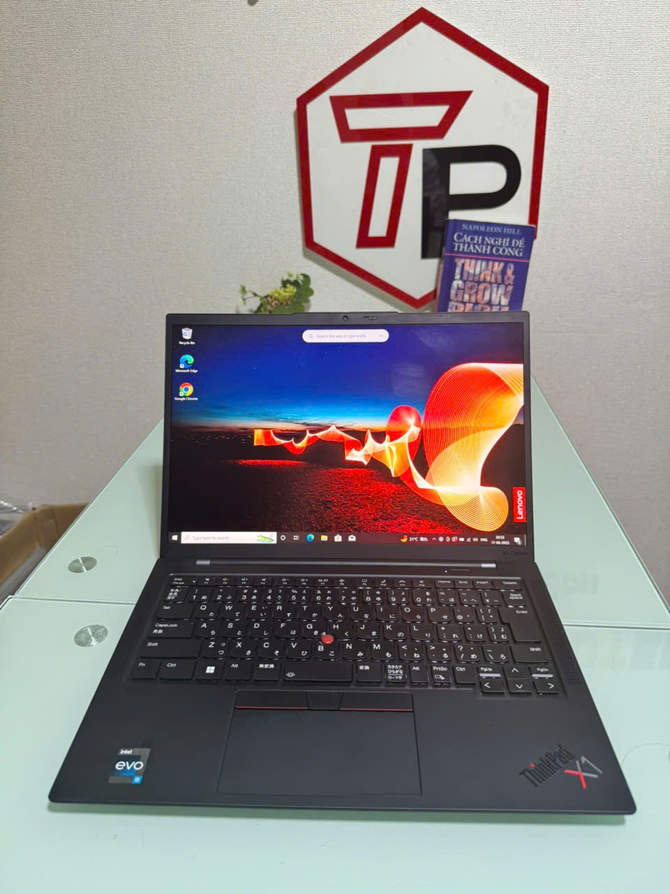 Lenovo Thinkpad X1 Carbon Gen 10 (2022)  i5-1235U (up to 4.40Ghz | 10 nhân 12 luồng) / RAM 8GB / SSD 256GB / 14 inch FHD+ IPS (1920x1200)