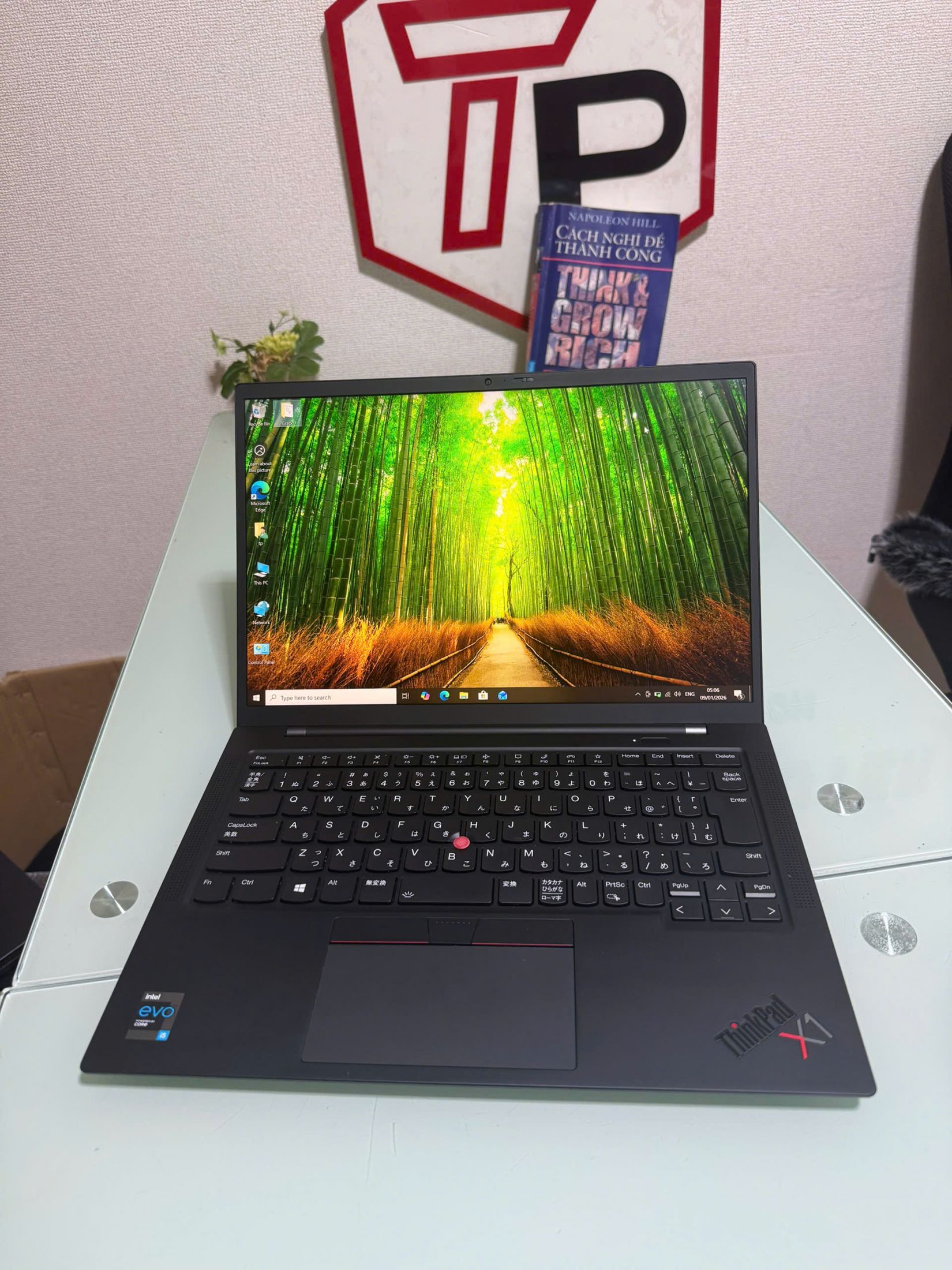 Lenovo Thinkpad X1 Carbon Gen 9 / i5-1135G7 (up to 4.2Ghz | 4 nhân 8 luồng) / RAM 16GB / SSD 256GB / 14 inch FHD+ IPS (1920x1200)