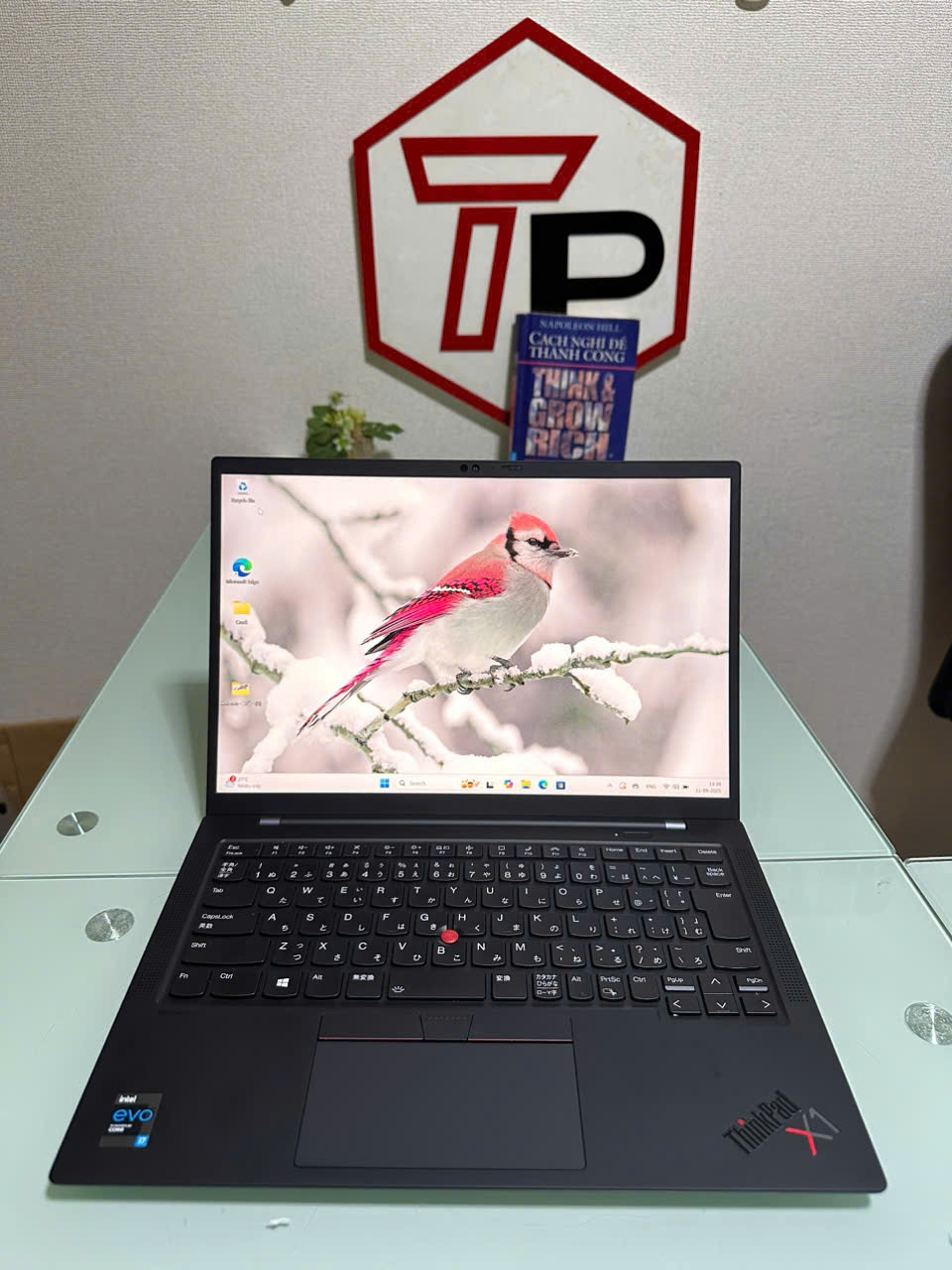 Lenovo Thinkpad X1 Carbon Gen 9 /  i7-1165G7 (up to 4.7Ghz | 4 nhân 8 luồng) / RAM 16GB / SSD 256GB / 14 inch FHD+ IPS (1920x1200)