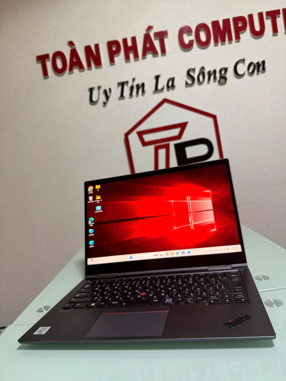Lenovo X1 Yoga gen 5 / Core i7-10610U (up to 4.90Ghz | 4 nhân 8 luồng) / RAM 16GB / SSD 256GB / 14 inch 4k IPS cảm ứng gập 360 độ (3840x2160)