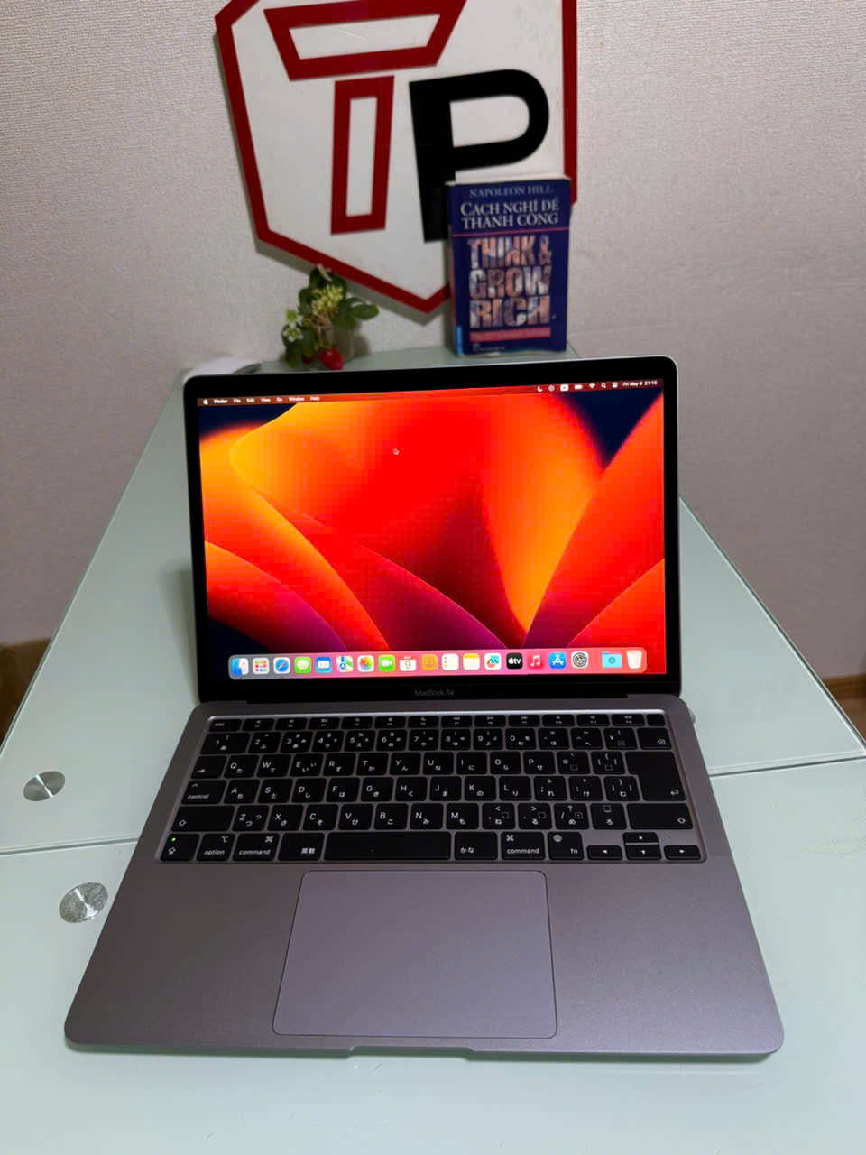Macbook Air 2020 Grey / Apple M1 / RAM 8GB / SSD 256GB / 13.3 inch 2k (2560x1600)