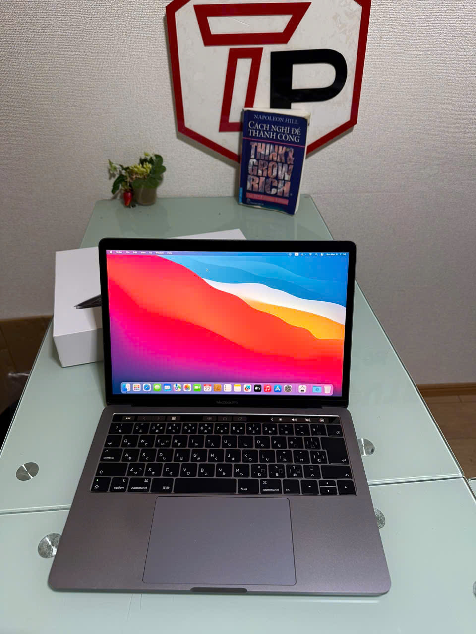 Macbook Pro 2018 Grey Fullbox / i5 / RAM 8GB / SSD 1TB / 13.3 inch 2k (2560x1600)