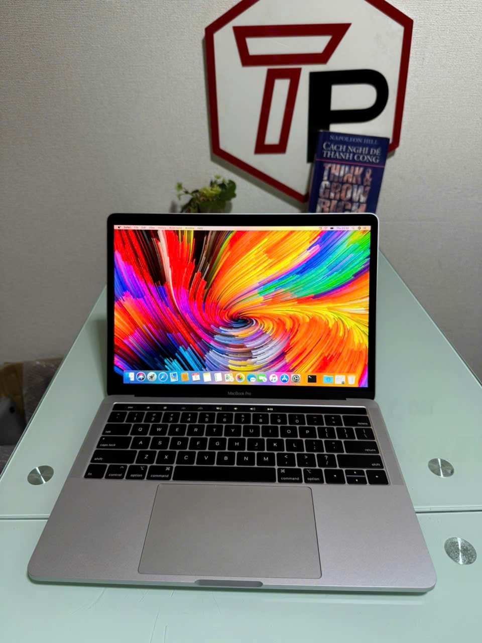 Macbook Pro 2019 Silver (Phím US) / Core i5 / RAM 8GB / SSD 256GB / 13.3 inch 2k (2560x1600)