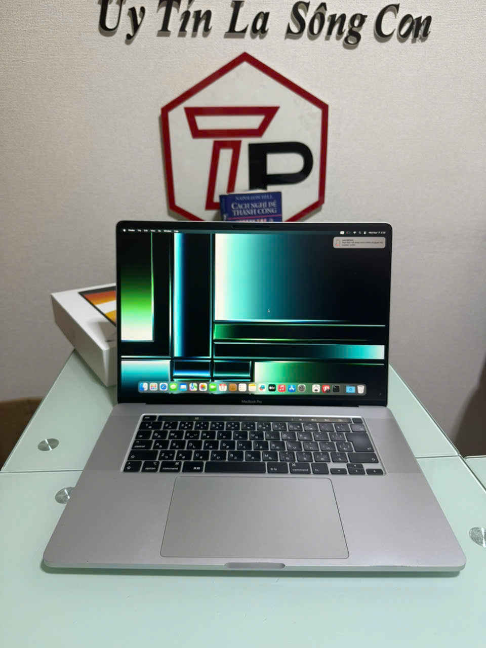 Macbook Pro 2019 Silver Fullbox / Core i9 / RAM 16GB / SSD 1TB /AMD Radeon Pro 5500M /16 inch 3k (3072x1920)